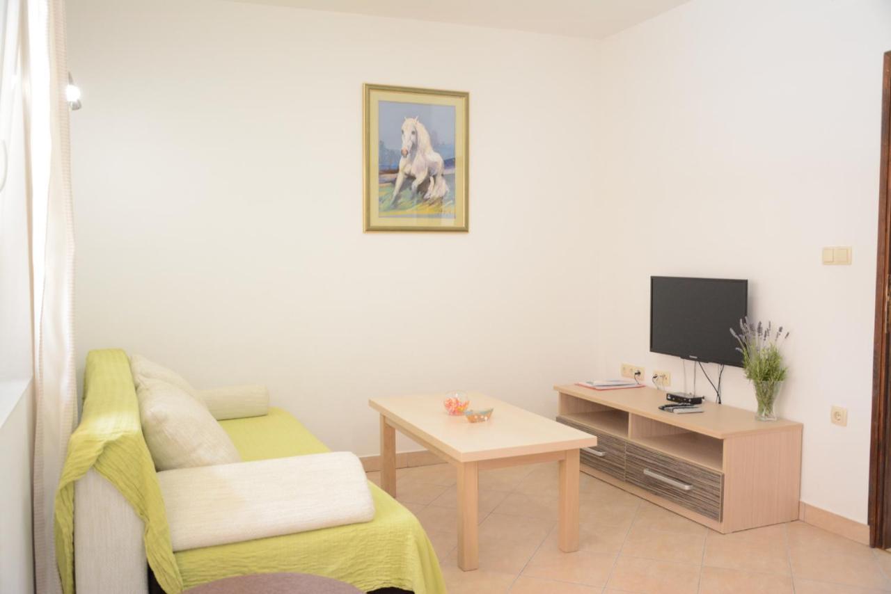 Apartments Marina Ražanac Εξωτερικό φωτογραφία
